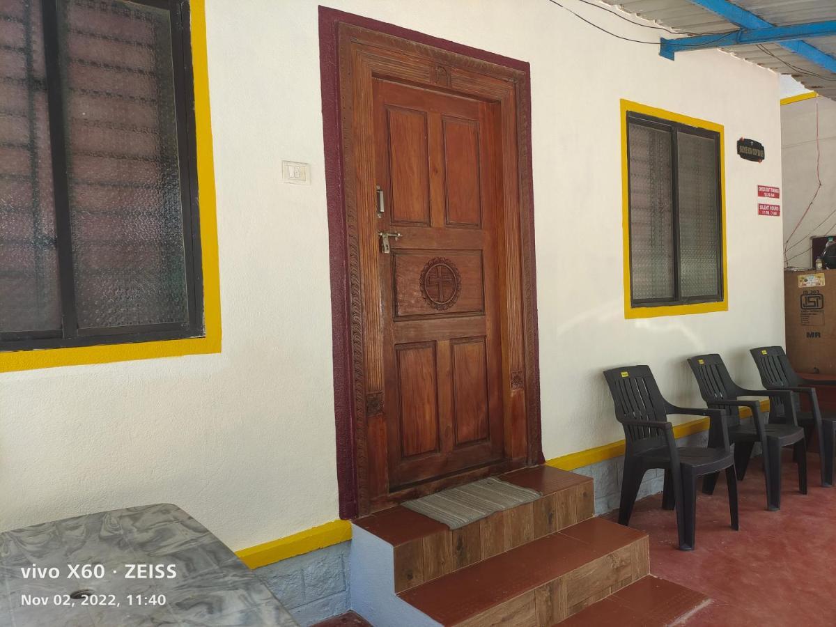 His Grace Sea View Cottages - Private Beach At Malpe 우두피 외부 사진